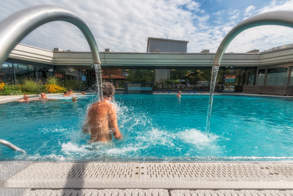 Wasser lockert die Muskeln und stärkt die Abwehrkräfte