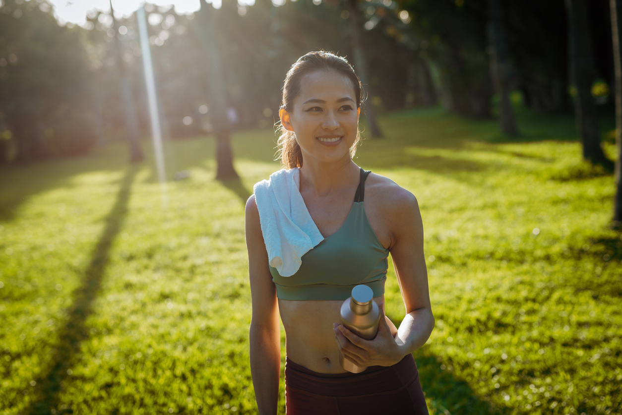 junge Frau, erhohlt nach dem Sport